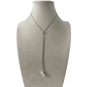 Bolo necklace with faux pearl